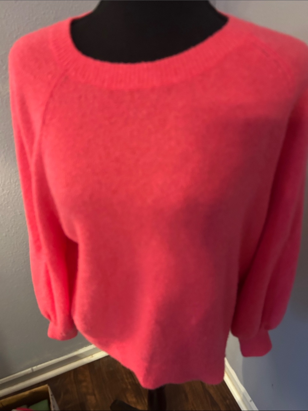 LOFT Women Bright Pink Crewneck Balloon Sleeve Sweater Size Large Petite - Picture 3 of 3